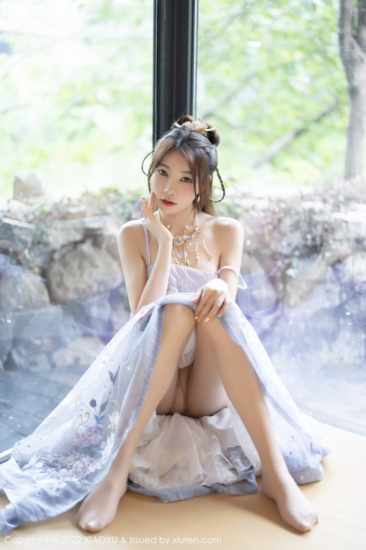 秀人集.com_[XiaoYu画语界]Vol.866_女神徐莉芝Booty杭州旅拍浅紫色古装服配超薄无内肉丝诱惑写真94P