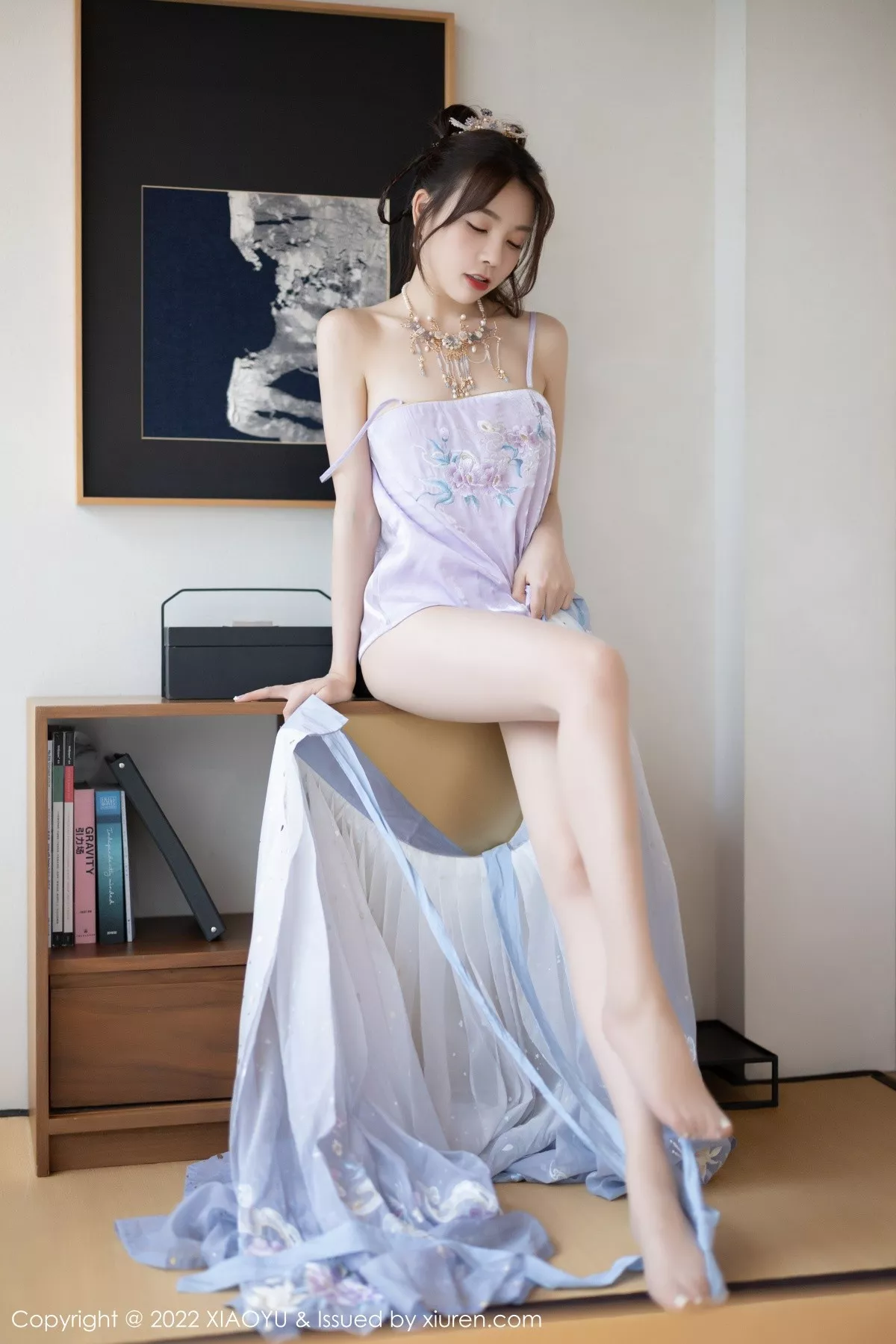 秀人集.com_[XiaoYu画语界]Vol.866_女神徐莉芝Booty杭州旅拍浅紫色古装服配超薄无内肉丝诱惑写真94P