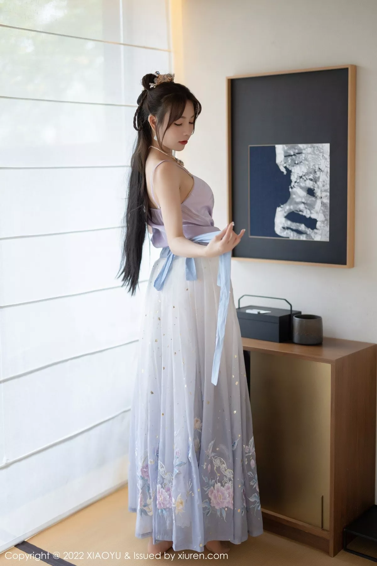 秀人集.com_[XiaoYu画语界]Vol.866_女神徐莉芝Booty杭州旅拍浅紫色古装服配超薄无内肉丝诱惑写真94P