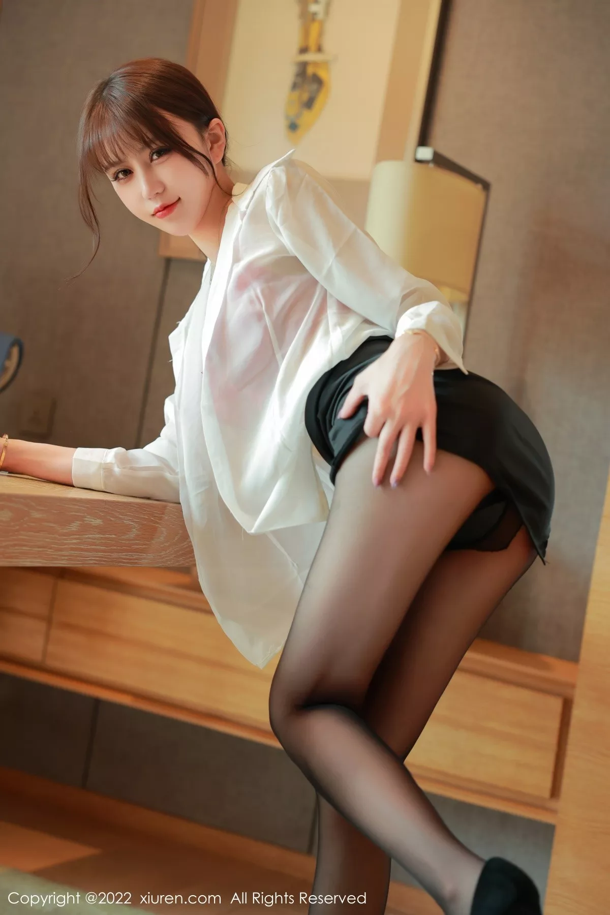 秀人集.com_[XiuRen秀人网]No.5607_模特tina_甜仔香格里拉旅拍性感白T配黑短裙露蕾丝内衣诱惑写真52P