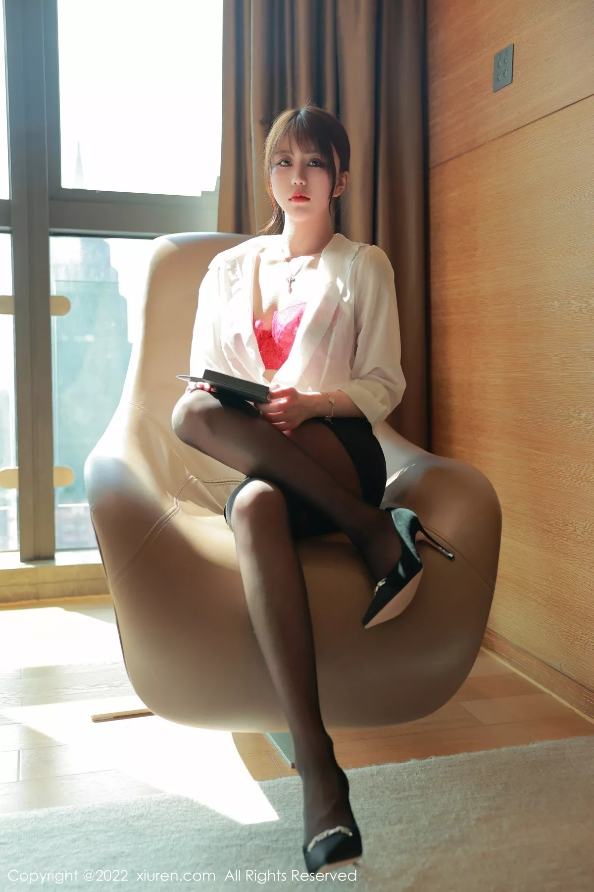 秀人集.com_[XiuRen秀人网]No.5607_模特tina_甜仔香格里拉旅拍性感白T配黑短裙露蕾丝内衣诱惑写真52P