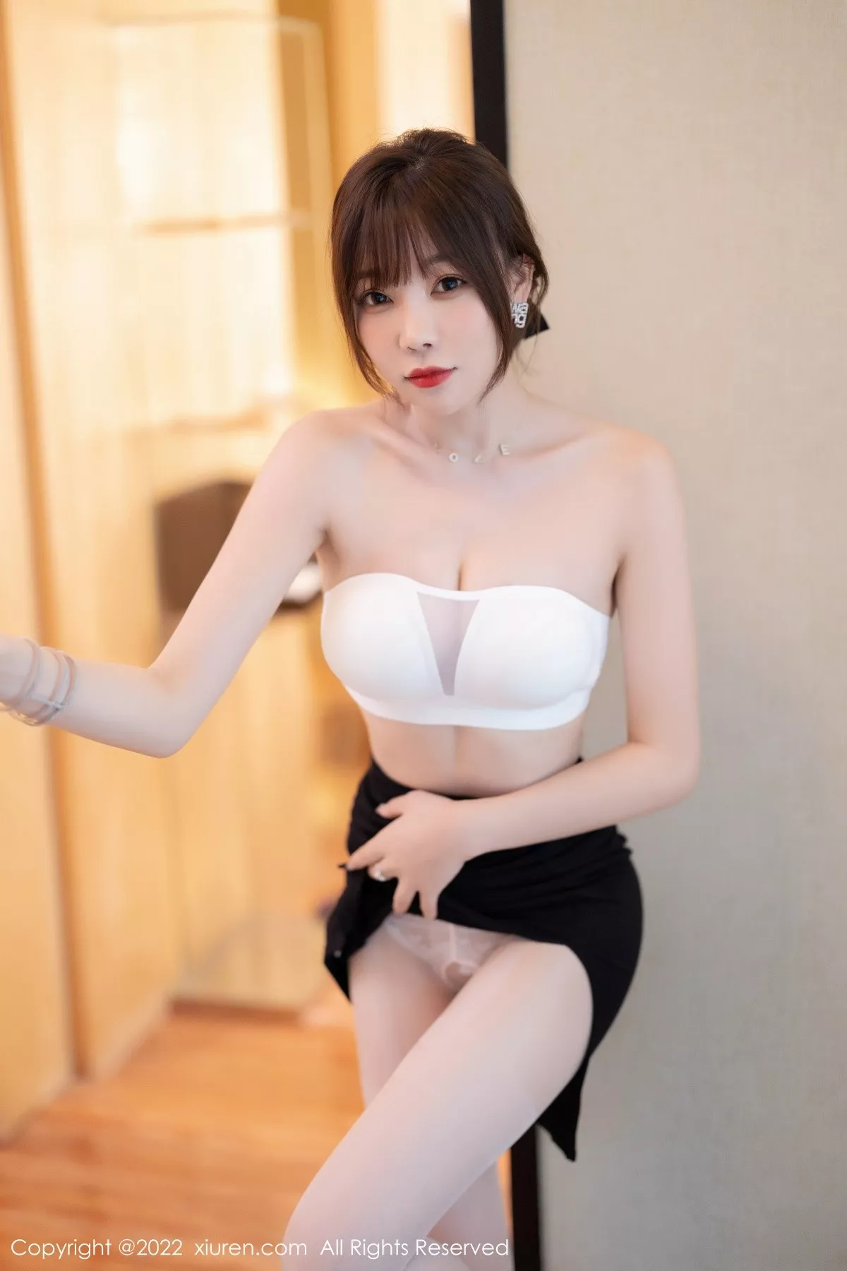 秀人集.com_[XiuRen秀人网]No.5500_女神徐莉芝Booty性感服饰配黑短裙露白色内衣原色丝袜诱惑写真80P