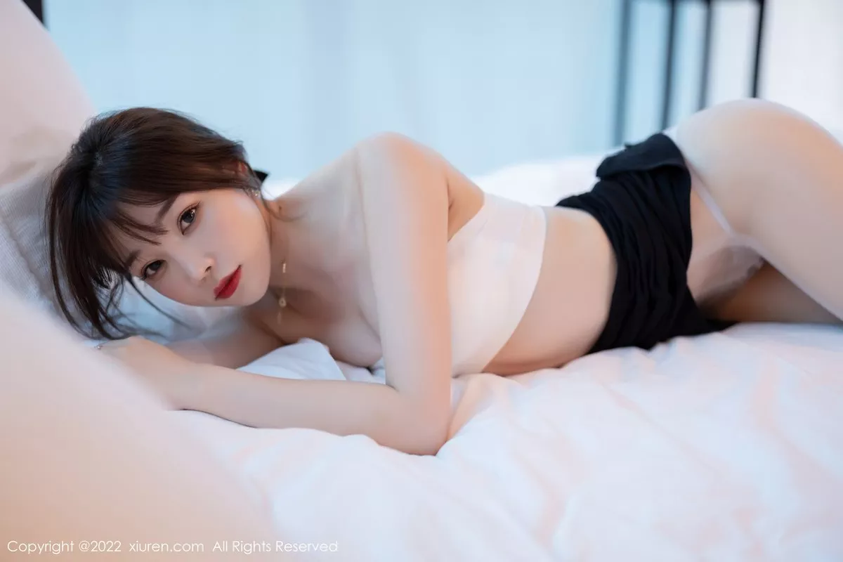 秀人集.com_[XiuRen秀人网]No.5500_女神徐莉芝Booty性感服饰配黑短裙露白色内衣原色丝袜诱惑写真80P