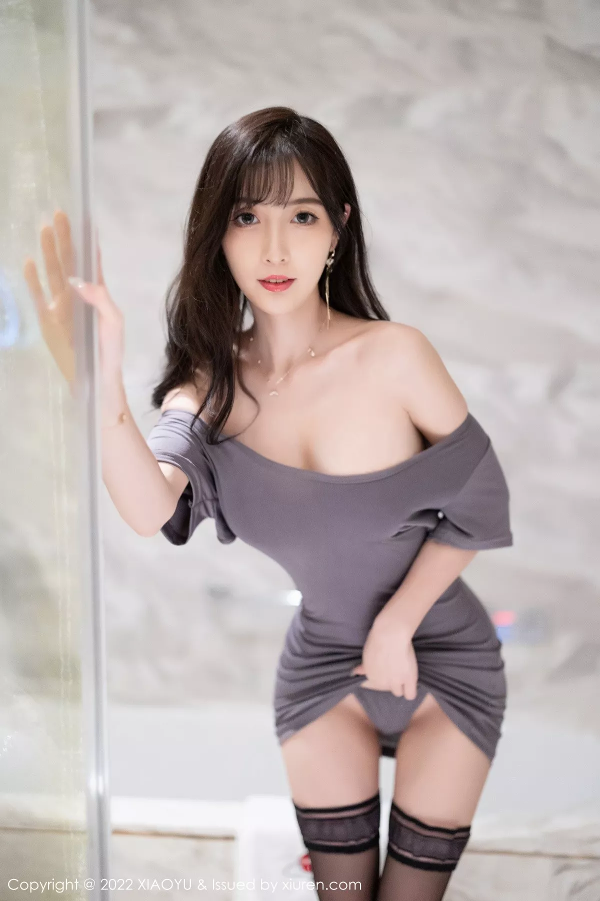 秀人集.com_[XiaoYu画语界]Vol.871_模特林星阑性感露肩灰色连衣短裙配黑丝袜秀曼妙身姿迷人写真77P