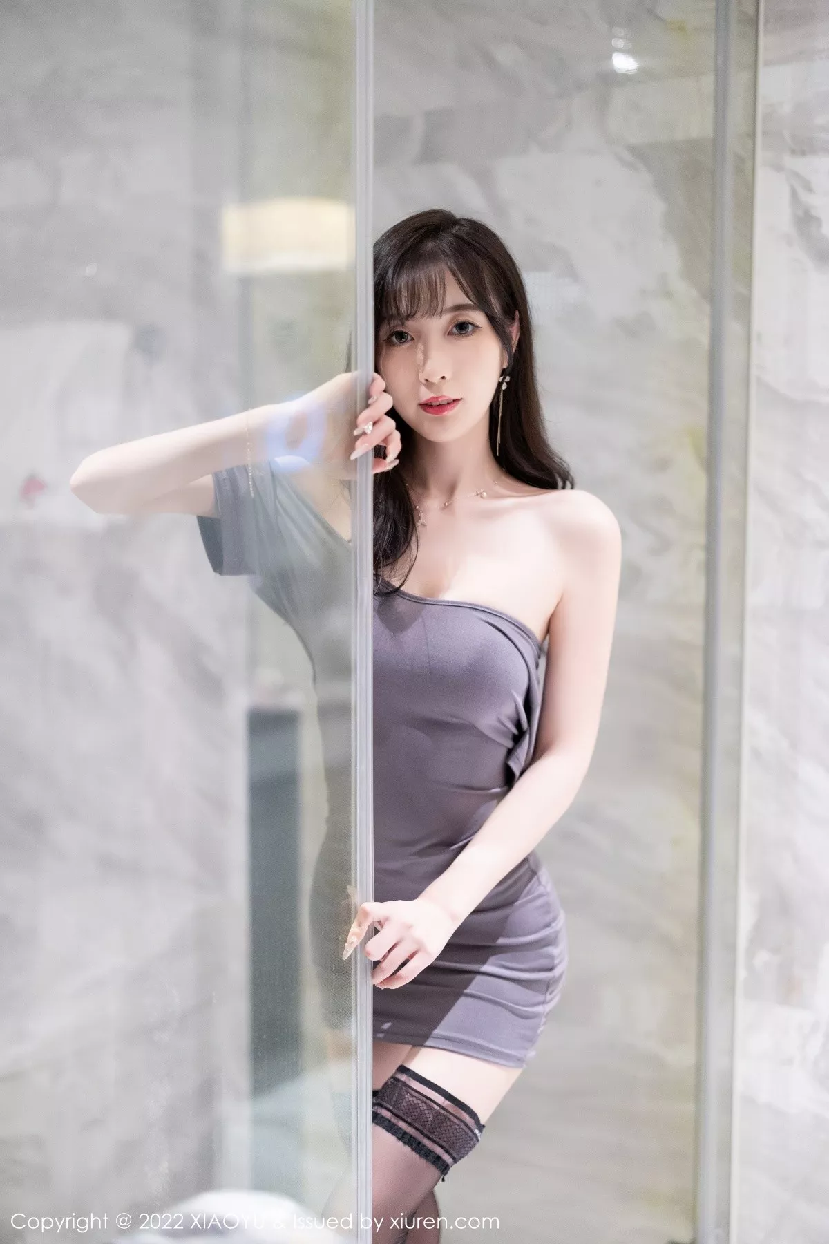 秀人集.com_[XiaoYu画语界]Vol.871_模特林星阑性感露肩灰色连衣短裙配黑丝袜秀曼妙身姿迷人写真77P