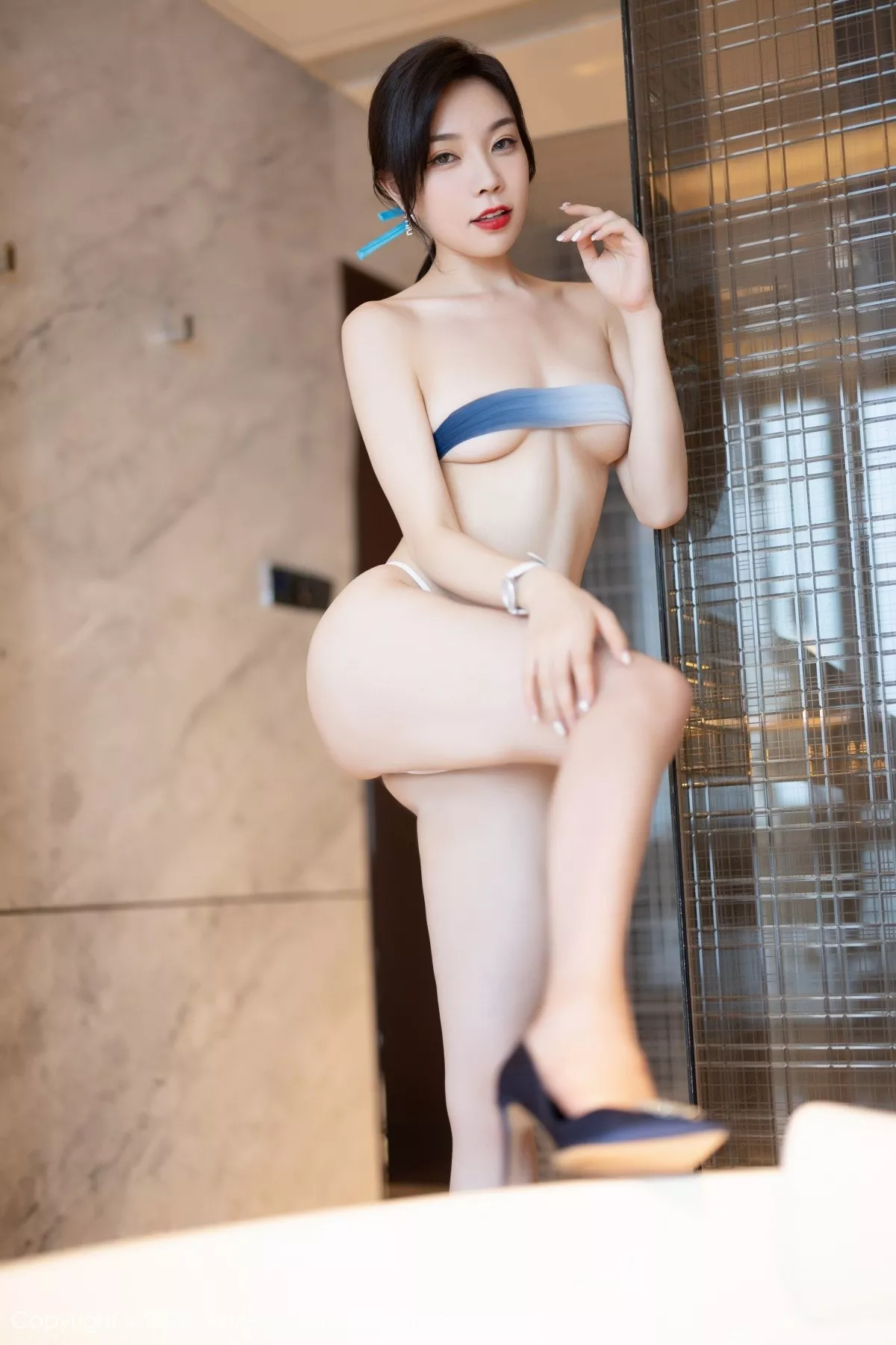 秀人集.com_[XiuRen秀人网]No.5643_女神徐莉芝Booty淡蓝上衣配白短裙露诱人变色丝袜迷人诱惑写真85P