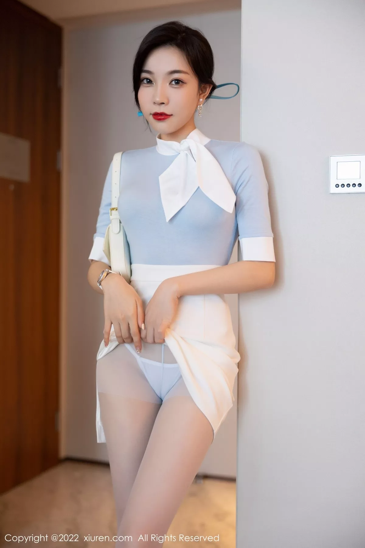 秀人集.com_[XiuRen秀人网]No.5643_女神徐莉芝Booty淡蓝上衣配白短裙露诱人变色丝袜迷人诱惑写真85P