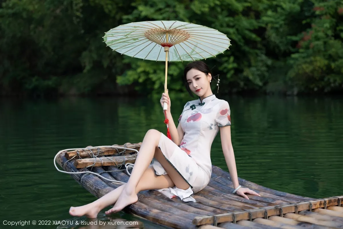 秀人集.com_[XiaoYu画语界]Vol.872_女神王馨瑶杭州旅拍脱旗袍露蓝灰色蕾丝内衣超薄肉丝诱惑写真83P