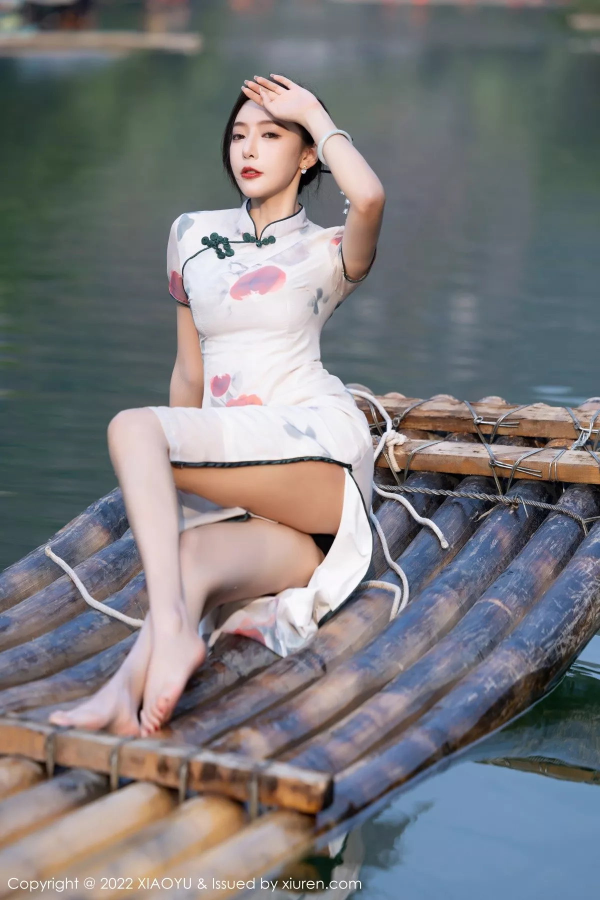 秀人集.com_[XiaoYu画语界]Vol.872_女神王馨瑶杭州旅拍脱旗袍露蓝灰色蕾丝内衣超薄肉丝诱惑写真83P