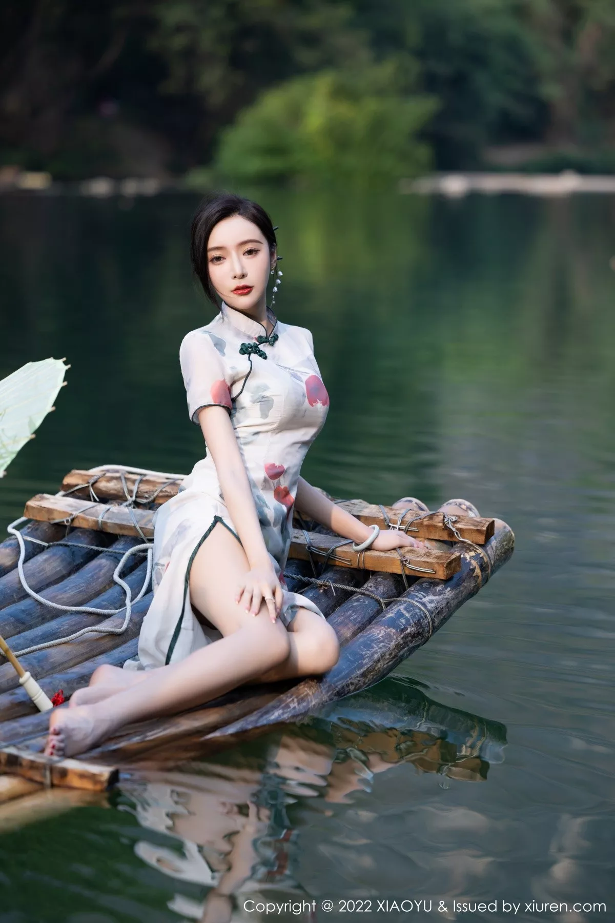 秀人集.com_[XiaoYu画语界]Vol.872_女神王馨瑶杭州旅拍脱旗袍露蓝灰色蕾丝内衣超薄肉丝诱惑写真83P