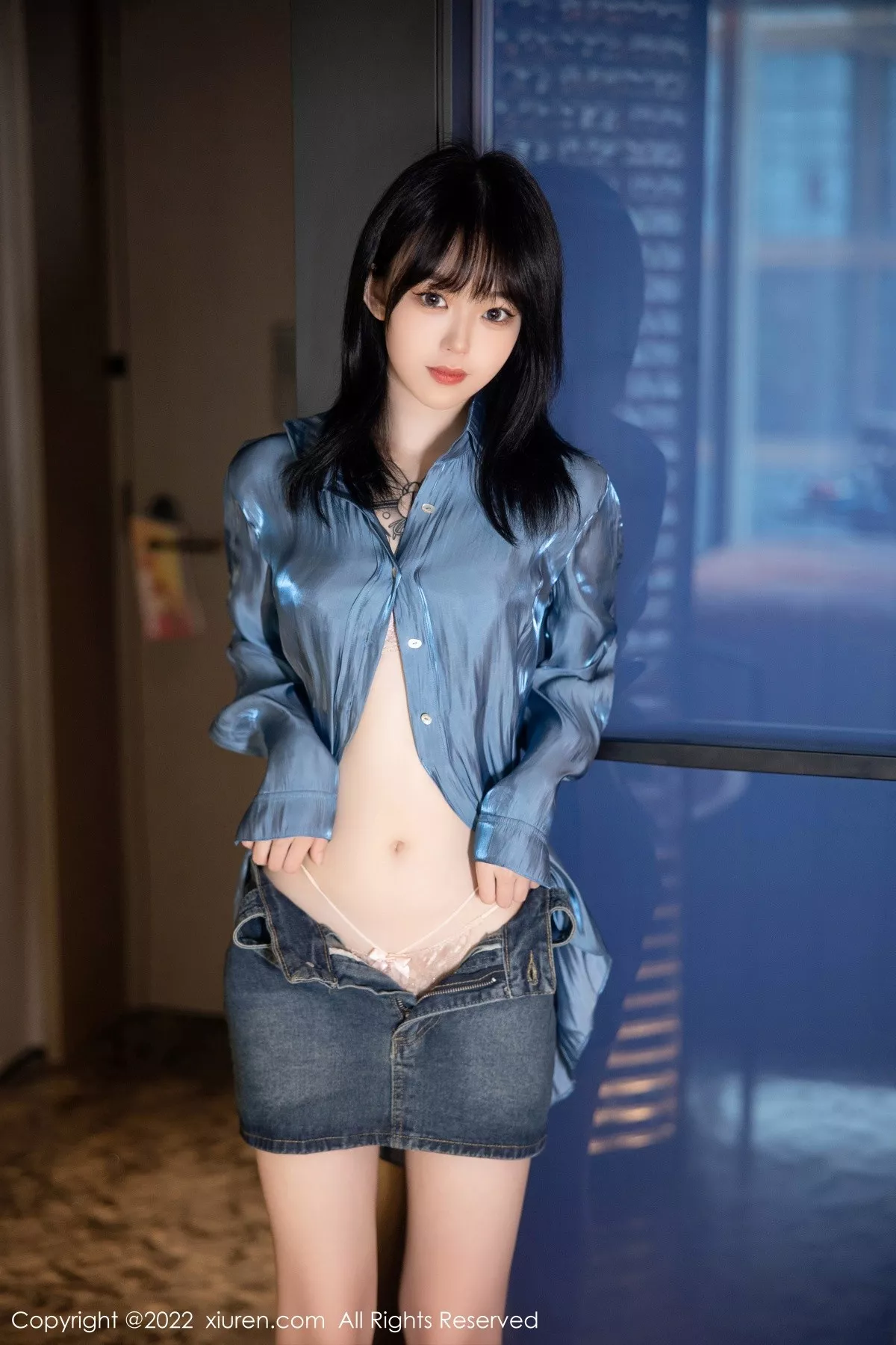 秀人集.com_[XiuRen秀人网]No.5662_模特奶瓶性感蓝色上衣配牛仔短裙半脱露浅色蕾丝内衣诱惑写真97P