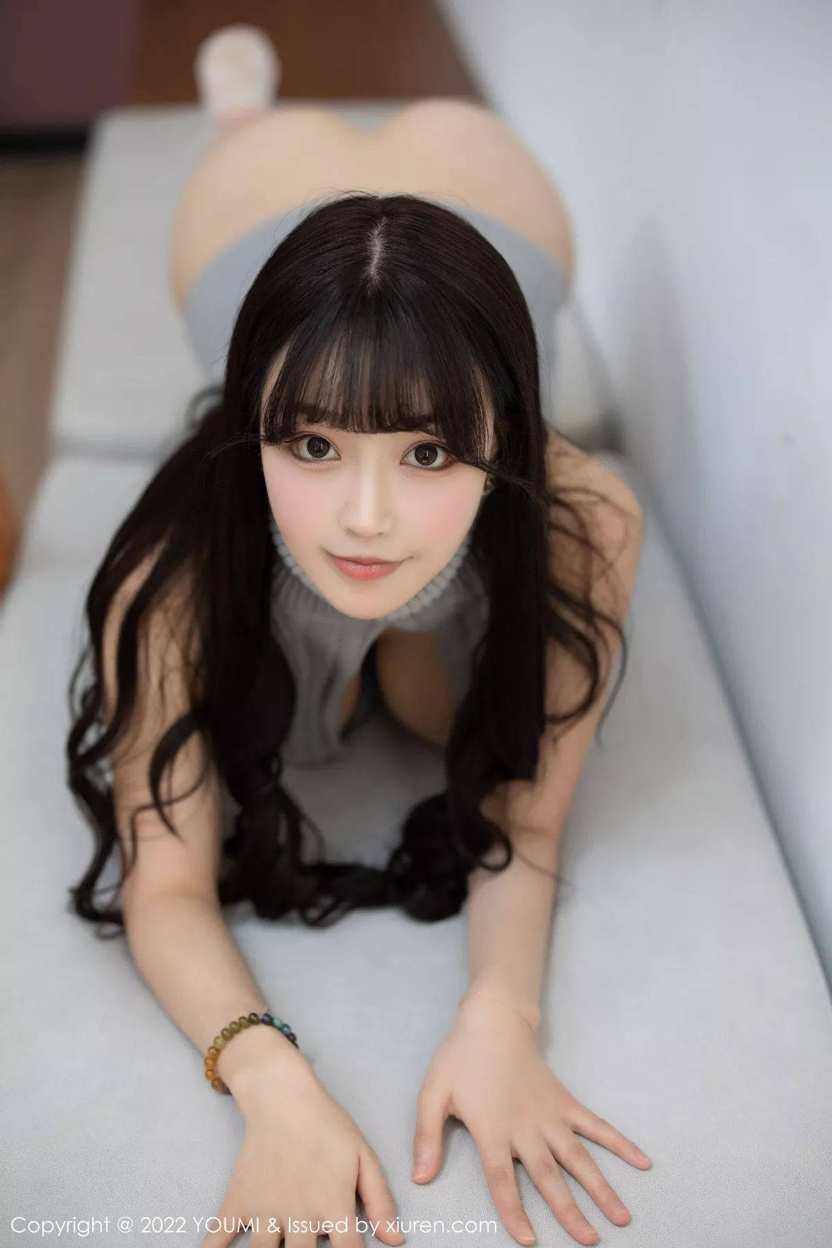 秀人集.com_[YouMi尤蜜荟]Vol.849_女神朱可儿Flora灰色开胸露背毛衣配白丝袜秀豪乳翘臀诱惑写真70P