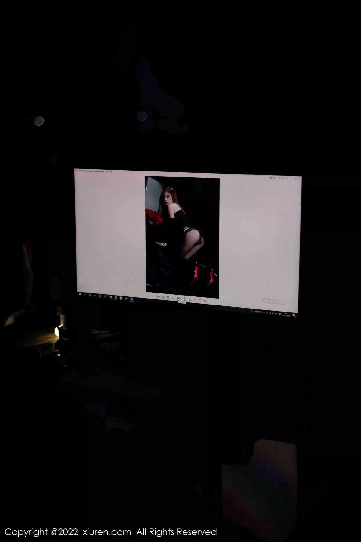 秀人集.com_[XiuRen秀人网]No.5671_女神绮里嘉ula心愿旅拍性感红色睡裙配超薄黑丝妩媚诱惑写真51P