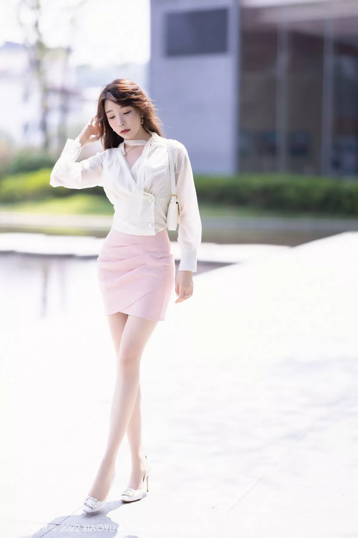 秀人集.com_[XiaoYu画语界]Vol.876_女神徐莉芝Booty白色上衣配粉短裙露粉色蕾丝内衣撩人诱惑写真85P