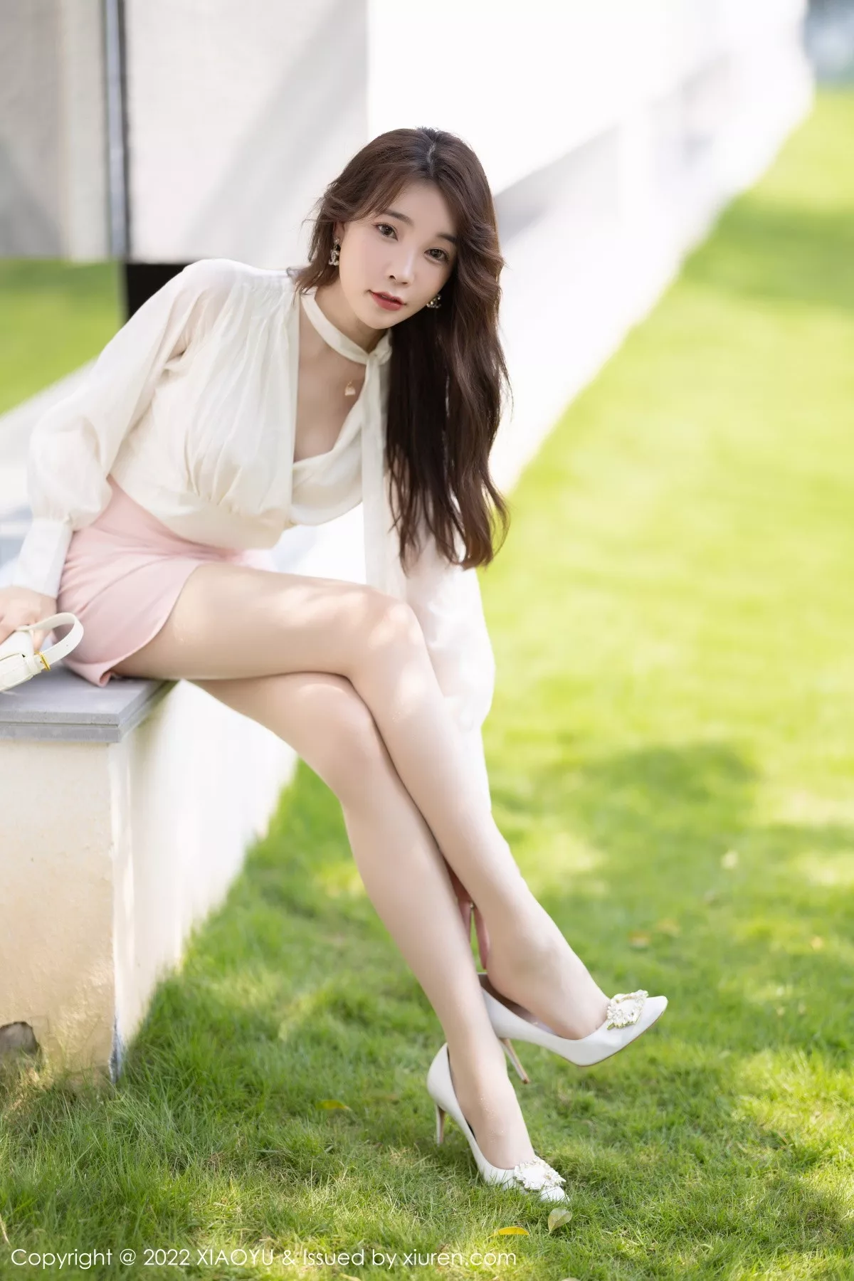 秀人集.com_[XiaoYu画语界]Vol.876_女神徐莉芝Booty白色上衣配粉短裙露粉色蕾丝内衣撩人诱惑写真85P
