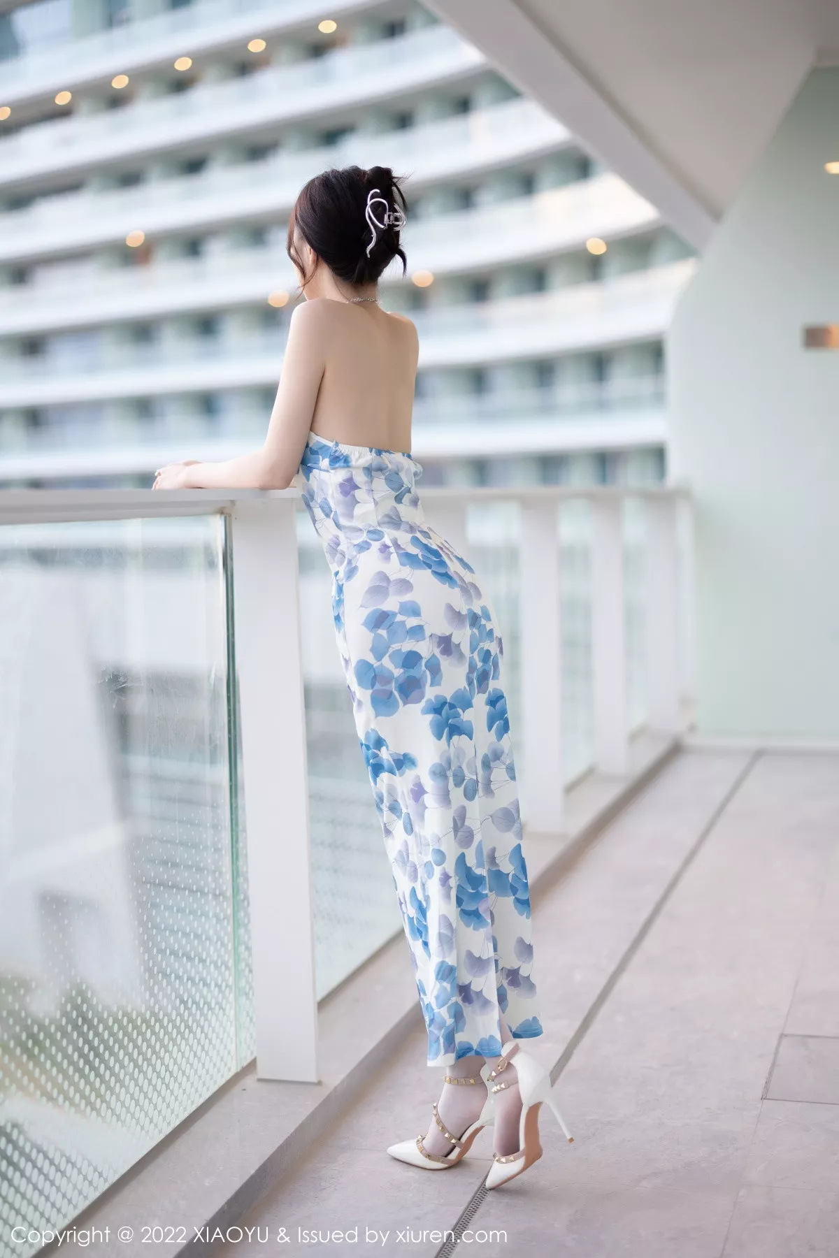 秀人集.com_[XiaoYu画语界]Vol.877_模特林星阑性感露肩带图案连衣短配超薄白丝袜秀美腿迷人写真85P