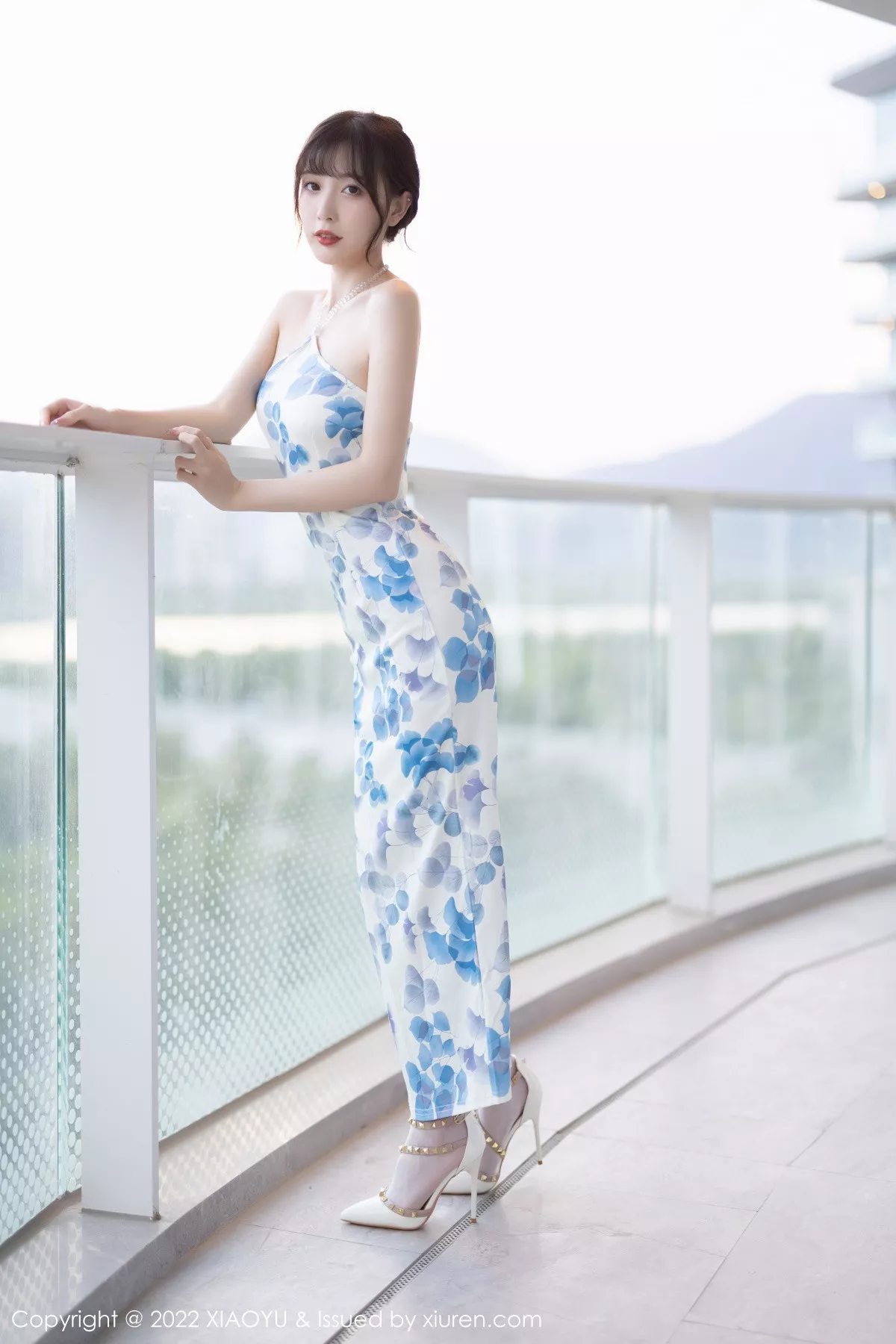 秀人集.com_[XiaoYu画语界]Vol.877_模特林星阑性感露肩带图案连衣短配超薄白丝袜秀美腿迷人写真85P