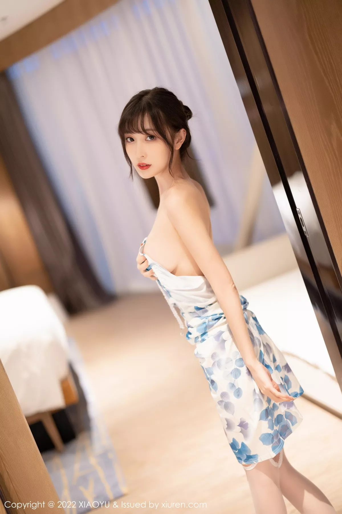 秀人集.com_[XiaoYu画语界]Vol.877_模特林星阑性感露肩带图案连衣短配超薄白丝袜秀美腿迷人写真85P