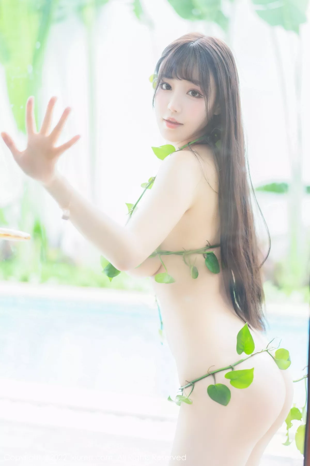 秀人集.com_[XiuRen秀人网]No.5685_女神朱可儿Flora西双版纳旅拍绿叶裹身秀火辣胴体惹火诱惑写真44P