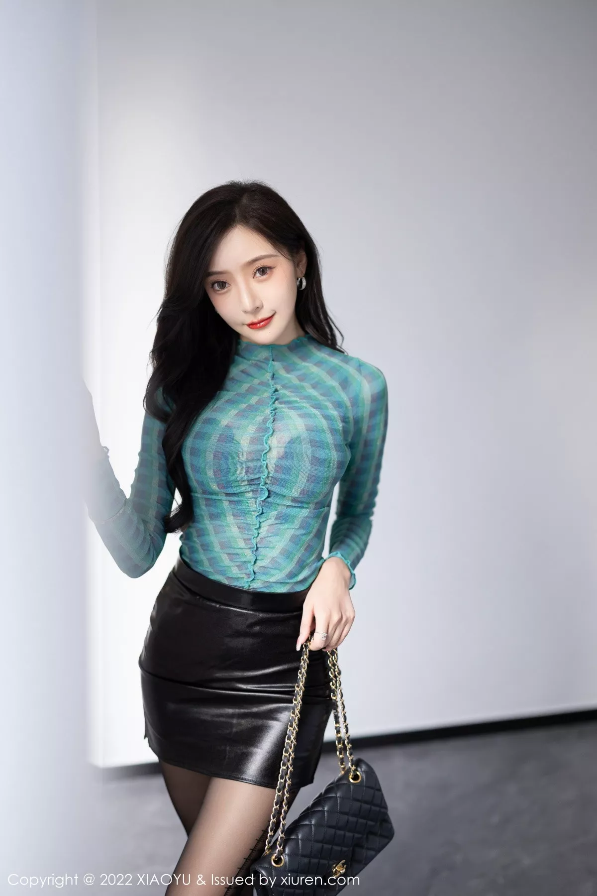秀人集.com_[XiaoYu画语界]Vol.878_女神王馨瑶yanni杭州旅拍私房性感黑色内衣配超薄黑丝诱惑写真87P