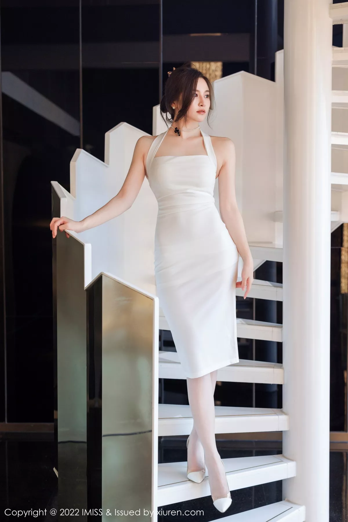 秀人集.com_[IMISS爱蜜社]Vol.705_气质美女Vanessa脱白色连衣长裙露白色内衣配超薄肉丝诱惑写真78P