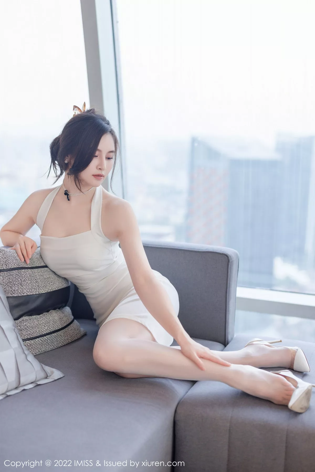 秀人集.com_[IMISS爱蜜社]Vol.705_气质美女Vanessa脱白色连衣长裙露白色内衣配超薄肉丝诱惑写真78P