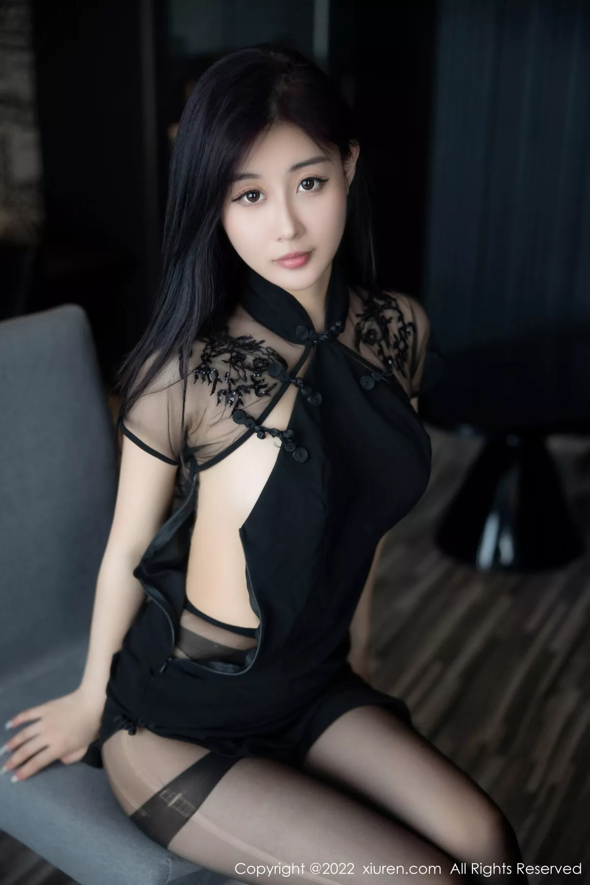 秀人集.com_[XiuRen秀人网]No.5691_模特顾楚楚maily性感黑色旗袍服配魅惑黑丝秀美腿甜美迷人写真86P