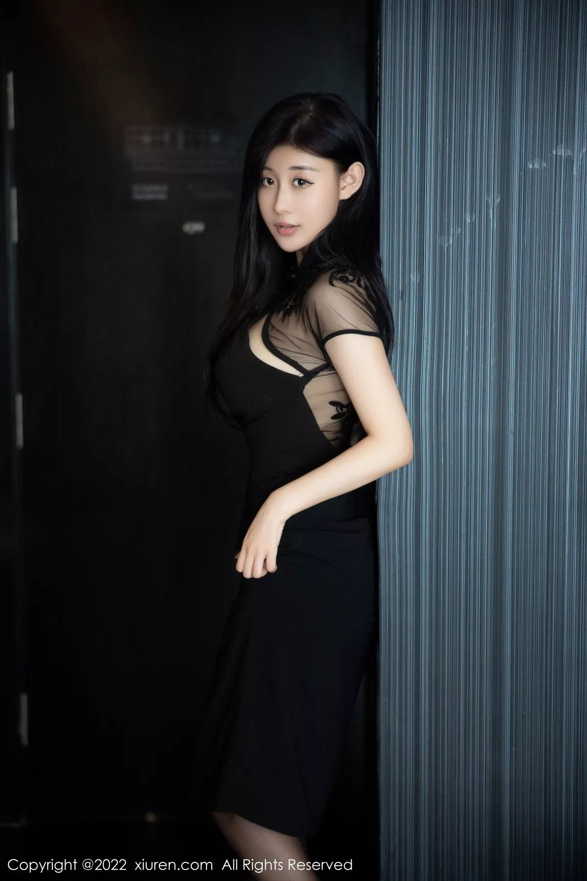 秀人集.com_[XiuRen秀人网]No.5691_模特顾楚楚maily性感黑色旗袍服配魅惑黑丝秀美腿甜美迷人写真86P