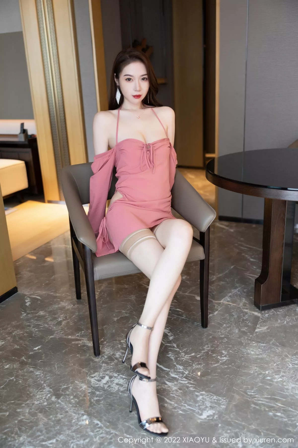 秀人集.com_[XiaoYu画语界]Vol.879_模特梦心玥红灰色连衣裙+性感黑色比基尼秀曼妙身材诱惑写真86P