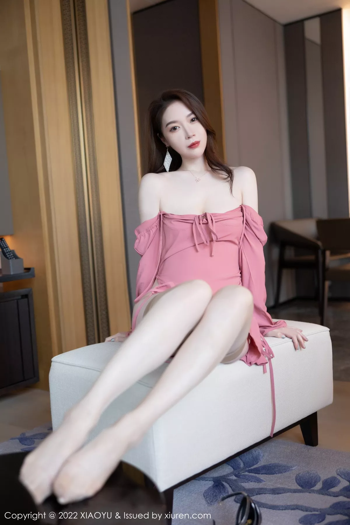 秀人集.com_[XiaoYu画语界]Vol.879_模特梦心玥红灰色连衣裙+性感黑色比基尼秀曼妙身材诱惑写真86P