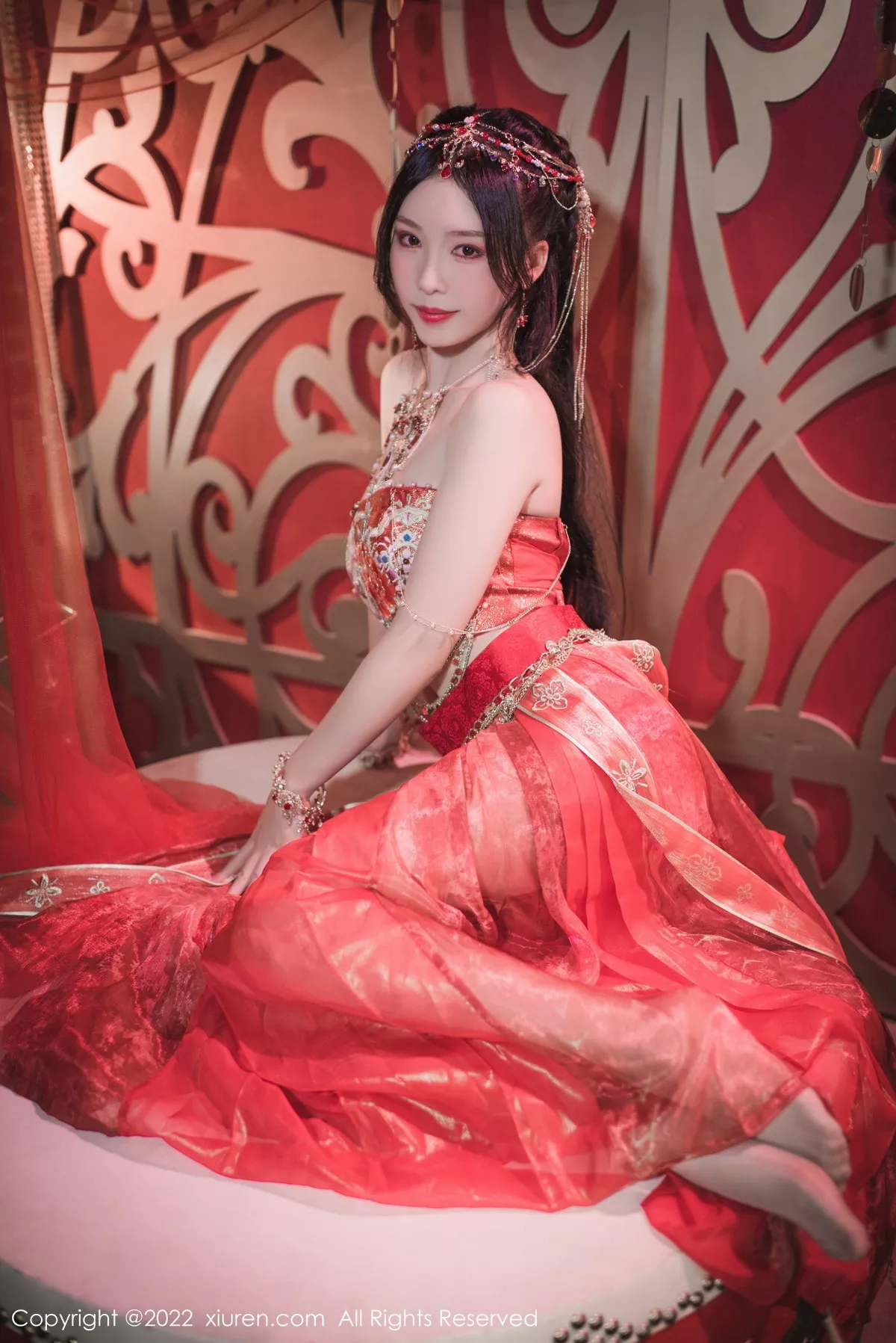 秀人集.com_[XiuRen秀人网]No.5699_模特利世性感西域舞娘扮演红色薄纱连衣裙秀曼妙身姿诱惑写真63P