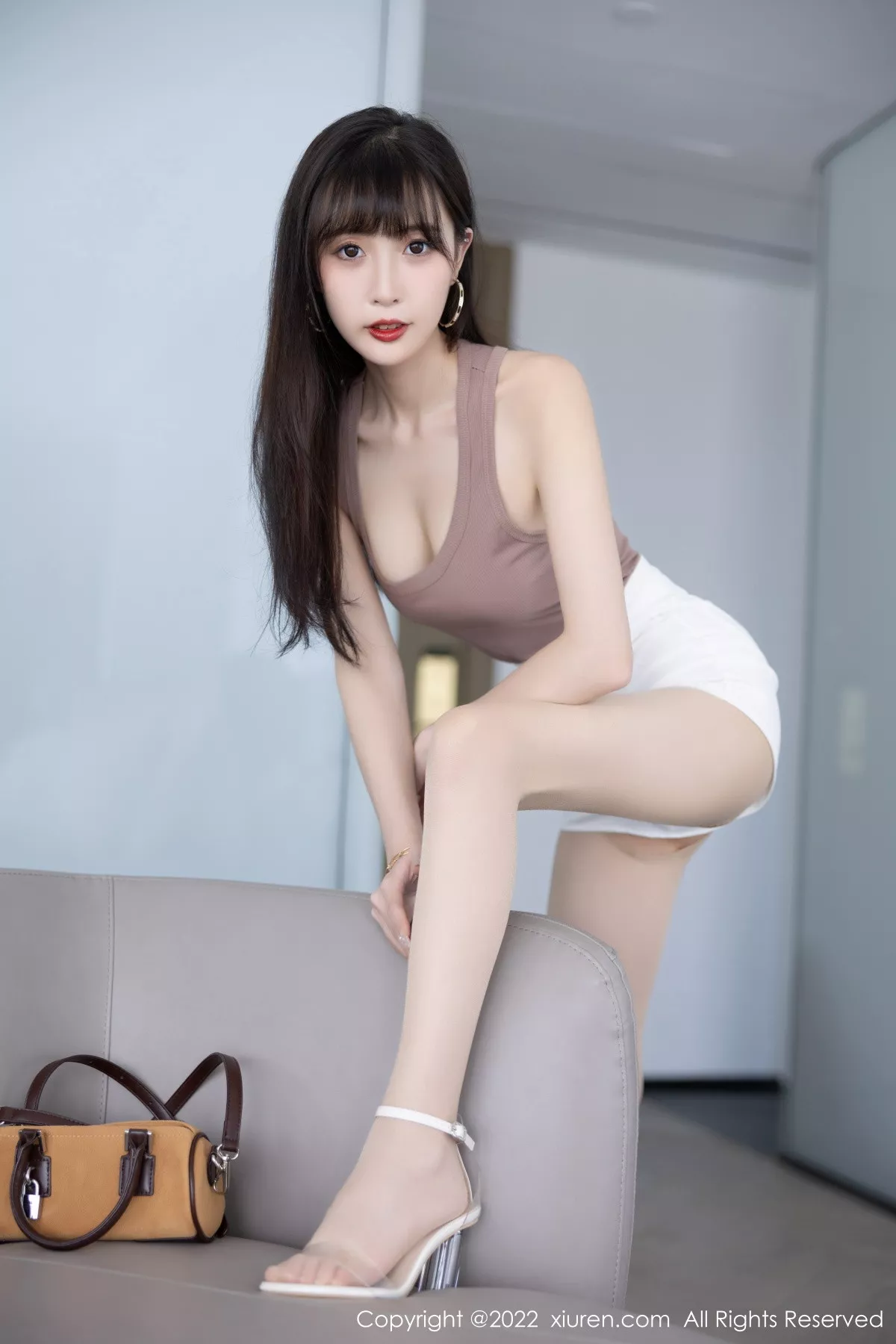 秀人集.com_[XiuRen秀人网]No.5724_模特林星阑性感咖啡色高开叉服配白色短裙秀曼妙身姿诱惑写真93P