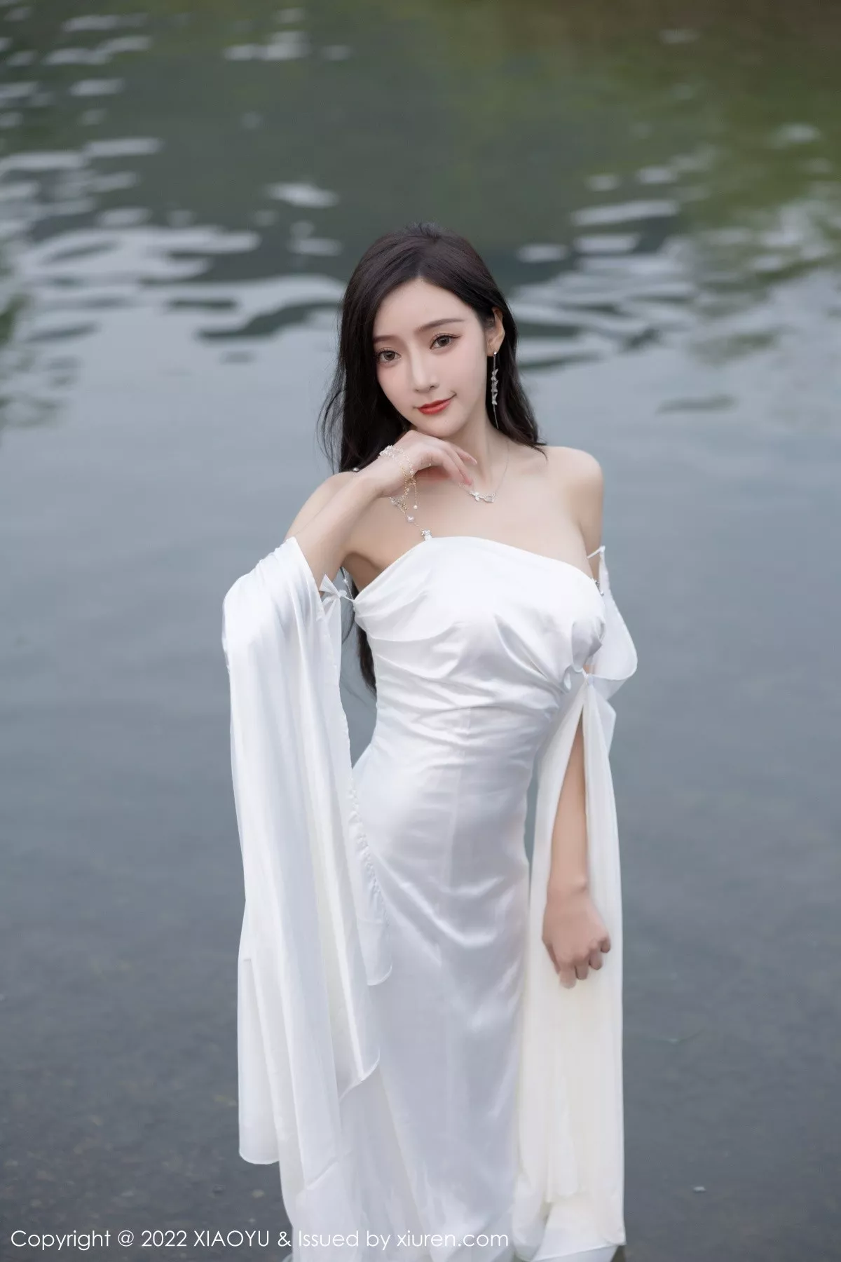 秀人集.com_[XiaoYu画语界]Vol.884_女神王馨瑶yanni杭州旅拍户外白色蕾丝内衣配白色丝袜诱惑写真87P