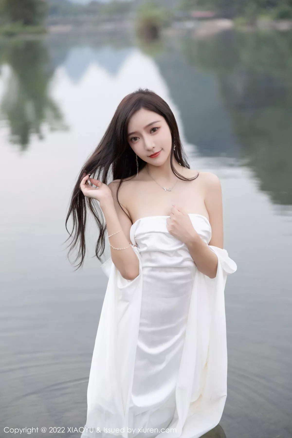 秀人集.com_[XiaoYu画语界]Vol.884_女神王馨瑶yanni杭州旅拍户外白色蕾丝内衣配白色丝袜诱惑写真87P