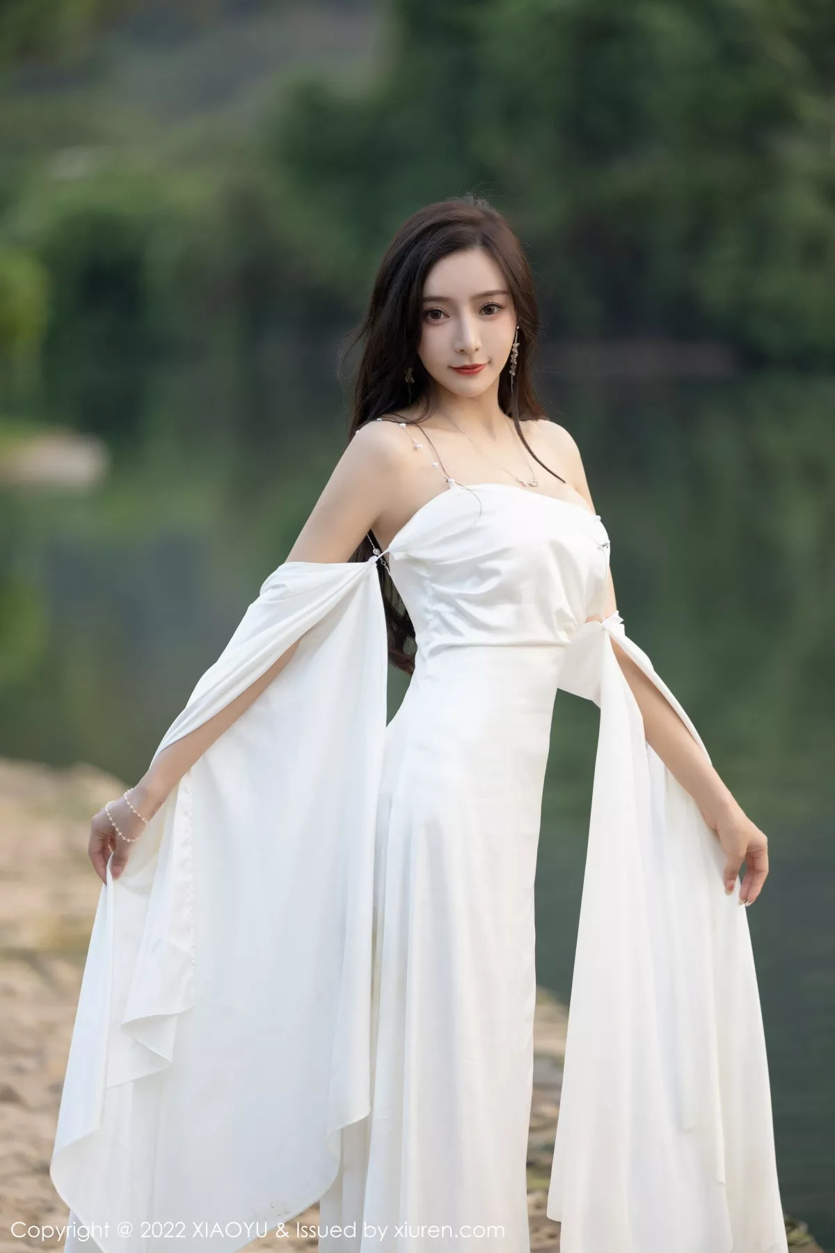 秀人集.com_[XiaoYu画语界]Vol.884_女神王馨瑶yanni杭州旅拍户外白色蕾丝内衣配白色丝袜诱惑写真87P