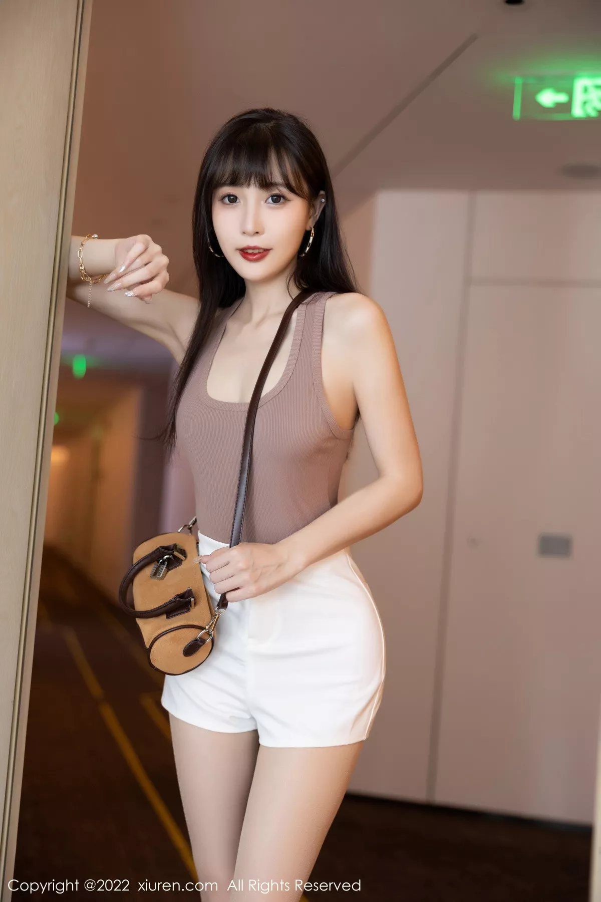 秀人集.com_[XiuRen秀人网]No.5724_模特林星阑性感咖啡色高开叉服配白色短裙秀曼妙身姿诱惑写真93P
