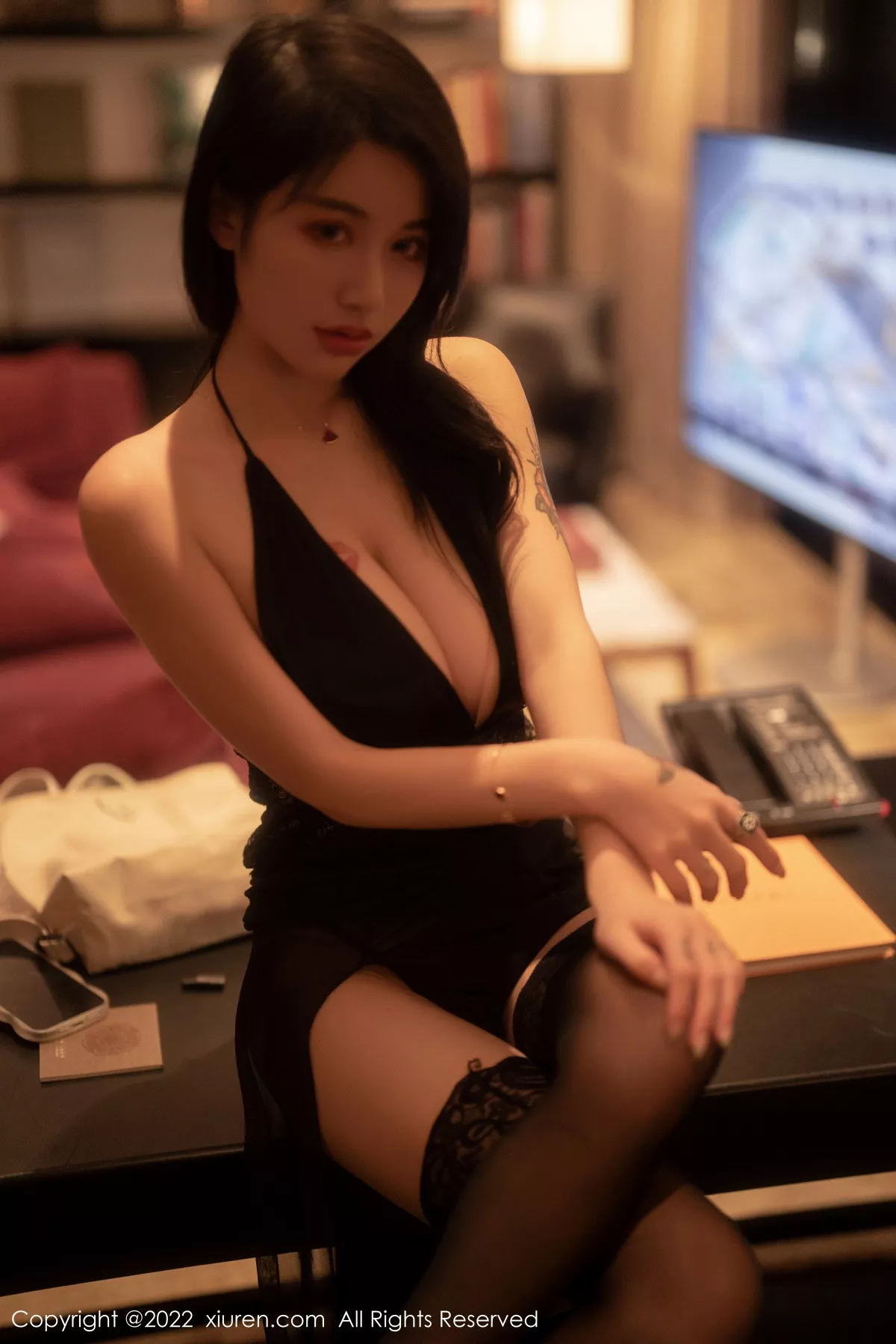 秀人集.com_[XiuRen秀人网]No.5722_模特美七Mia西双版纳旅拍黑色网纱连衣裙配黑丝袜丰满诱惑写真68P