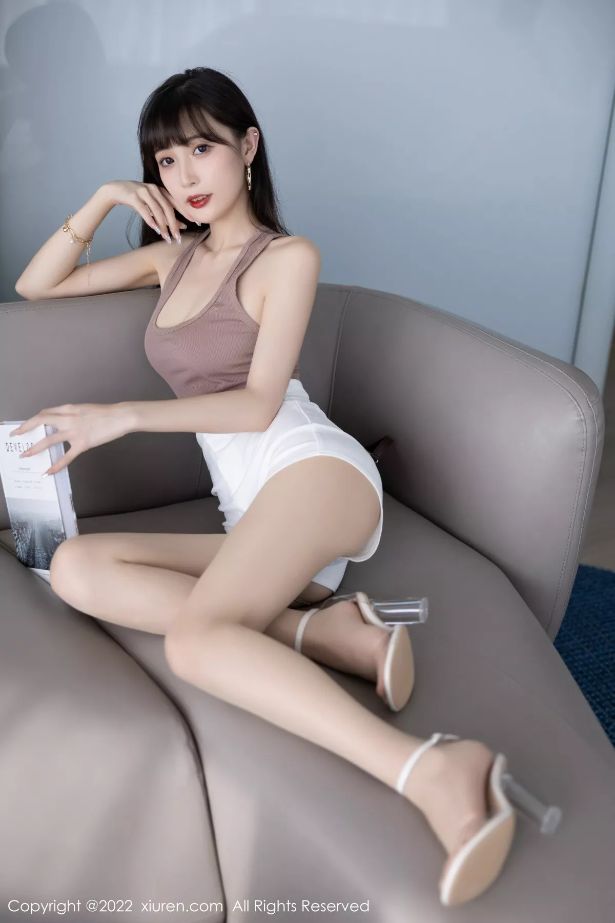 秀人集.com_[XiuRen秀人网]No.5724_模特林星阑性感咖啡色高开叉服配白色短裙秀曼妙身姿诱惑写真93P