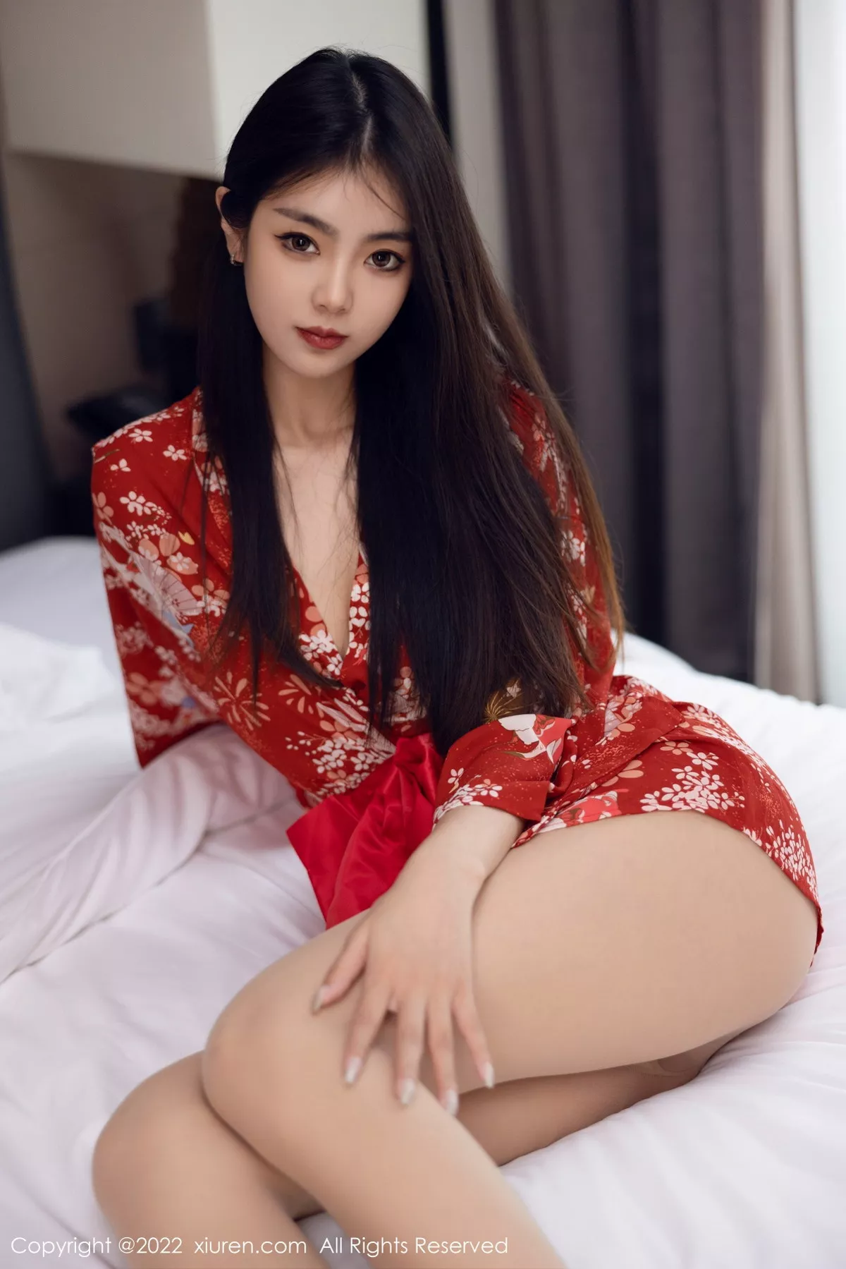 秀人集.com_[XiuRen秀人网]No.5736_模特可乐Vicky红色图案服饰配超薄无内肉丝秀翘臀美腿诱惑写真53P