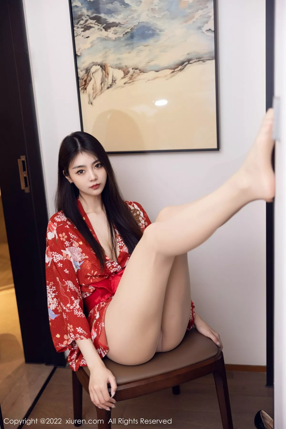 秀人集.com_[XiuRen秀人网]No.5736_模特可乐Vicky红色图案服饰配超薄无内肉丝秀翘臀美腿诱惑写真53P