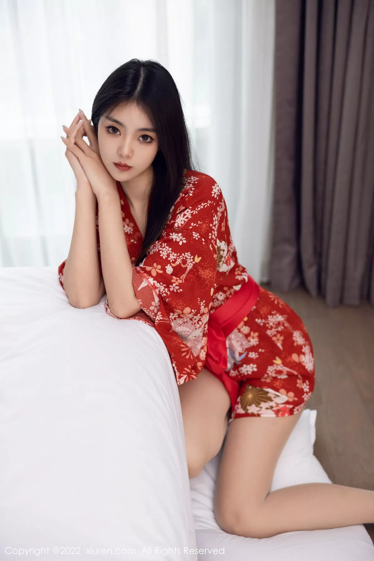 秀人集.com_[XiuRen秀人网]No.5736_模特可乐Vicky红色图案服饰配超薄无内肉丝秀翘臀美腿诱惑写真53P