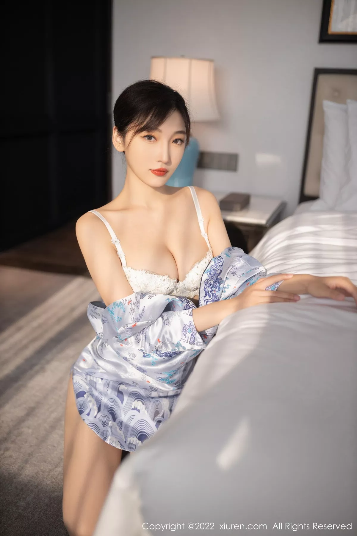 秀人集.com_[XiuRen秀人网]No.5739_模特陆萱萱性感青花瓷图案旗袍配超薄肉丝秀完美身材诱惑写真80P