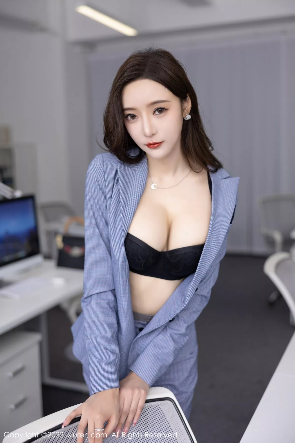 秀人集.com_[XiuRen秀人网]No.5629_女神王馨瑶yanni私房脱蓝灰职业装露性感黑色内衣丰满诱惑写真82P