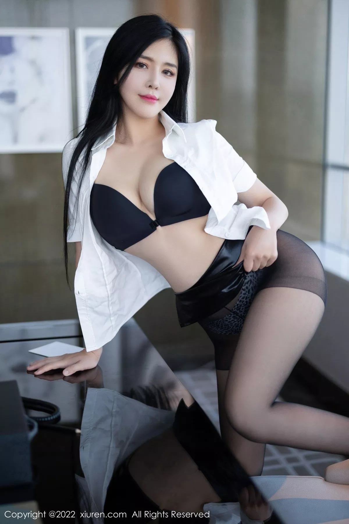 秀人集.com_[XiuRen秀人网]No.5635_女神刘钰儿成都旅拍性感白T配黑短裙露开档黑丝极致魅惑写真74P