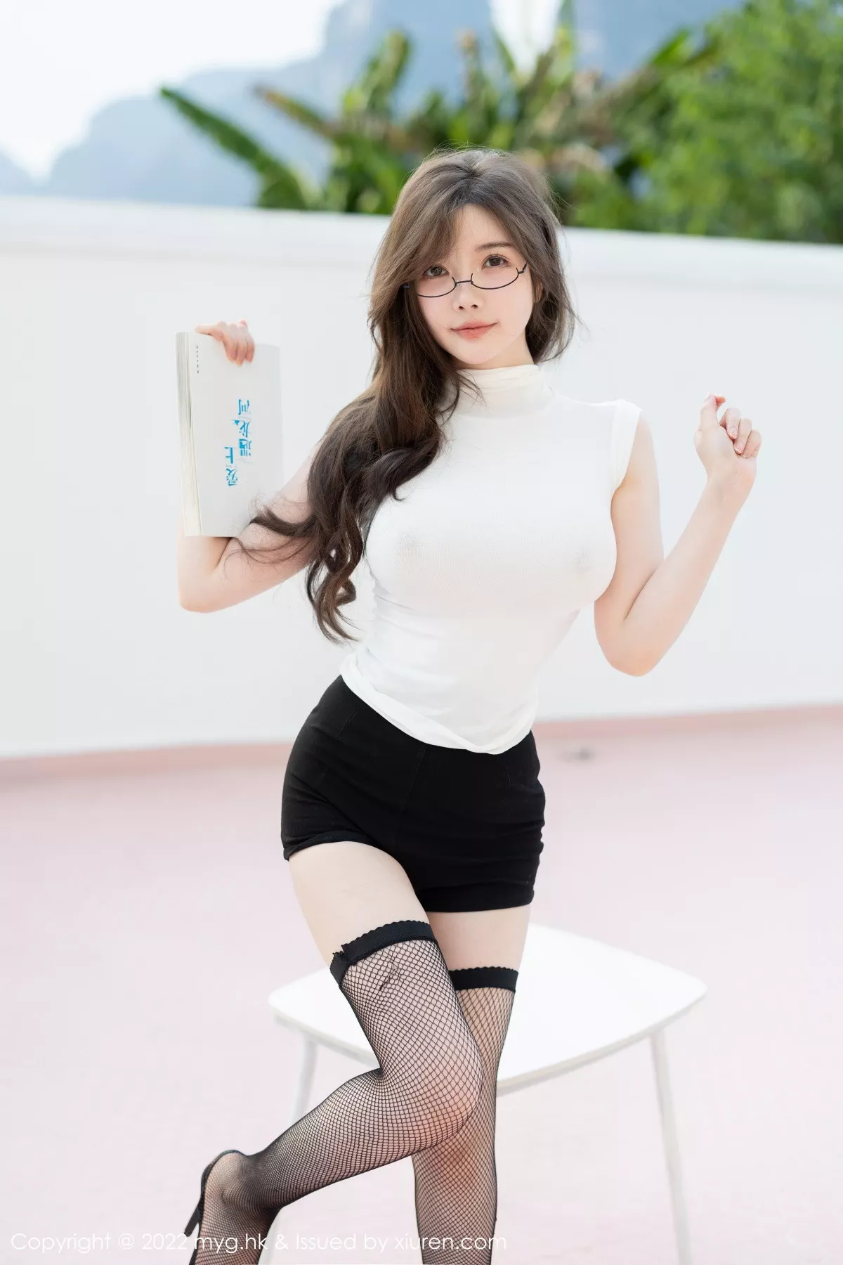 秀人集.com_[MyGirl美媛馆]Vol.643_模特糯美子桂林心愿旅拍性感白T配黑短裙秀丰满身材诱惑写真63P