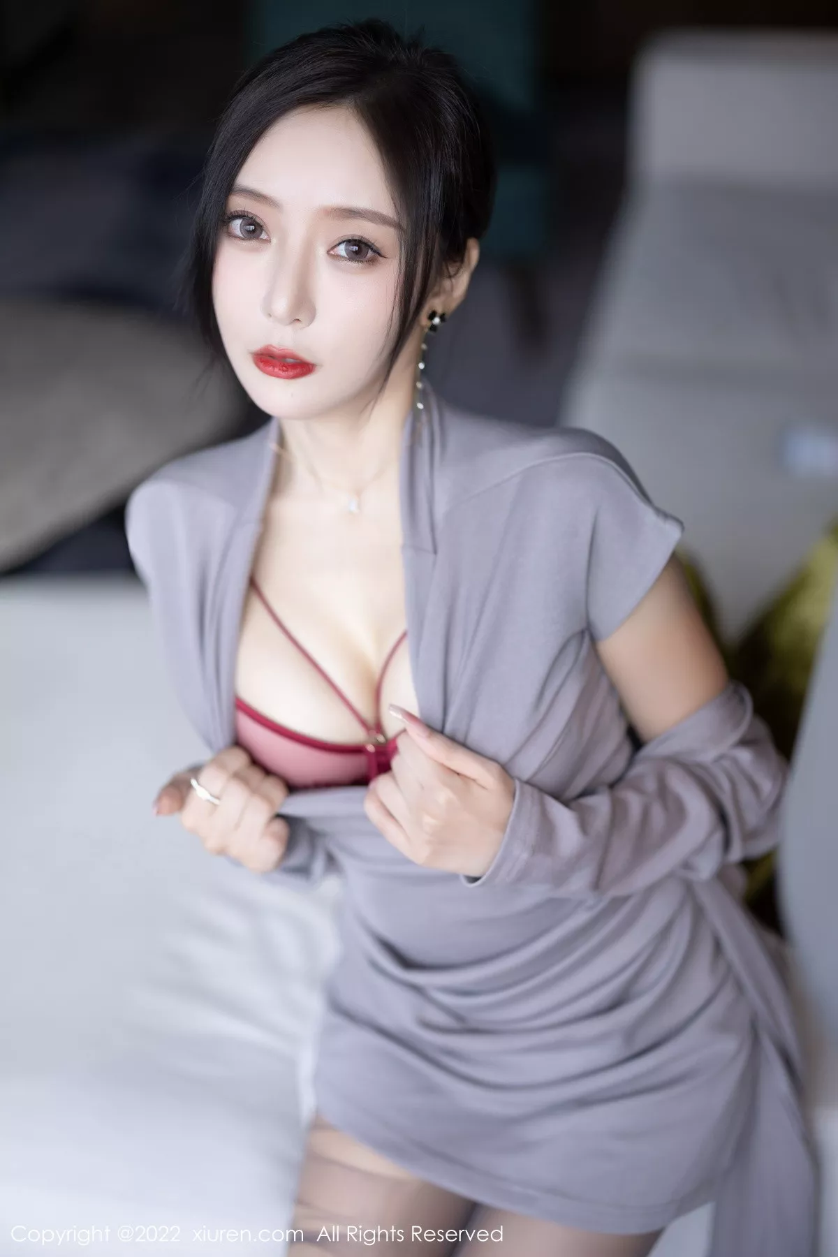 秀人集.com_[XiuRen秀人网]No.5745_女神王馨瑶yanni女学者的反转主题典雅灰色长裙性感迷人写真84P