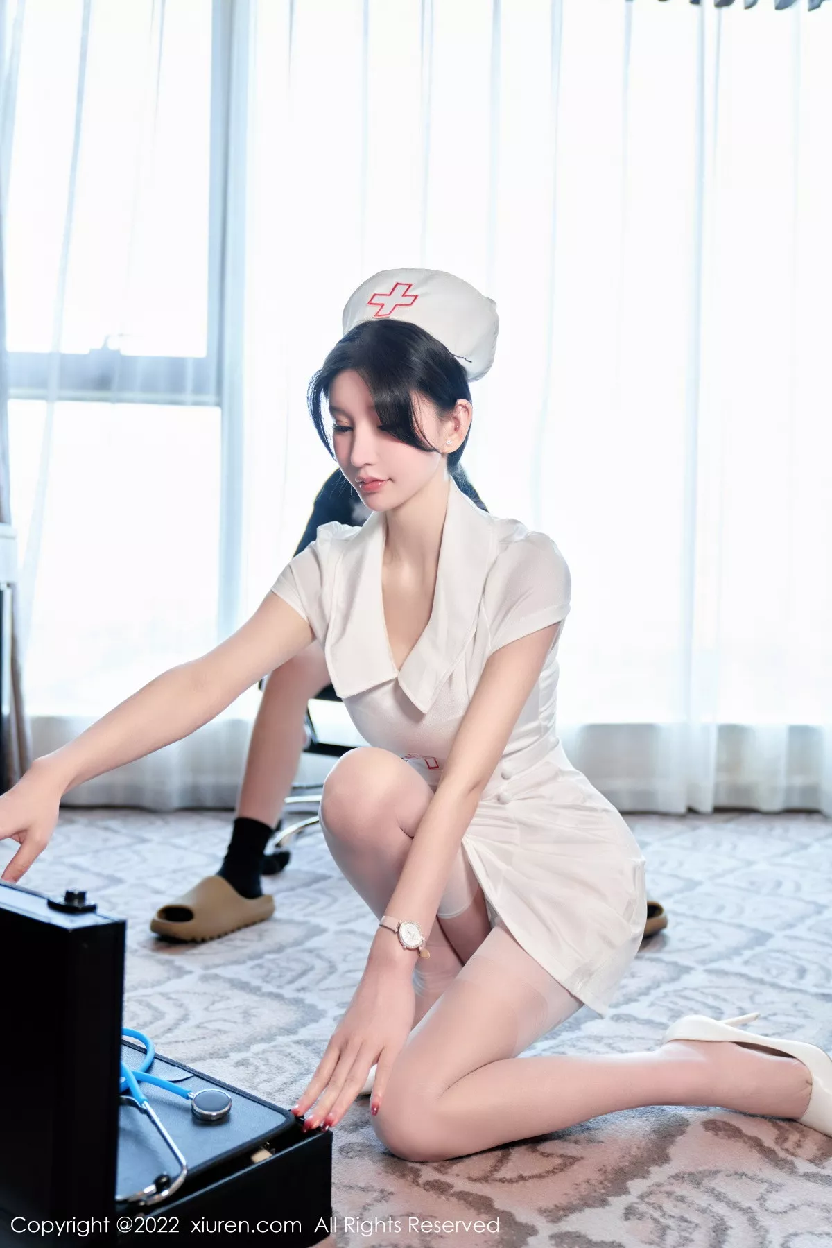 秀人集.com_[XiuRen秀人网]No.5746_女神周于希Sally脱白色护士制服露性感内衣配白丝吊袜诱惑写真80P