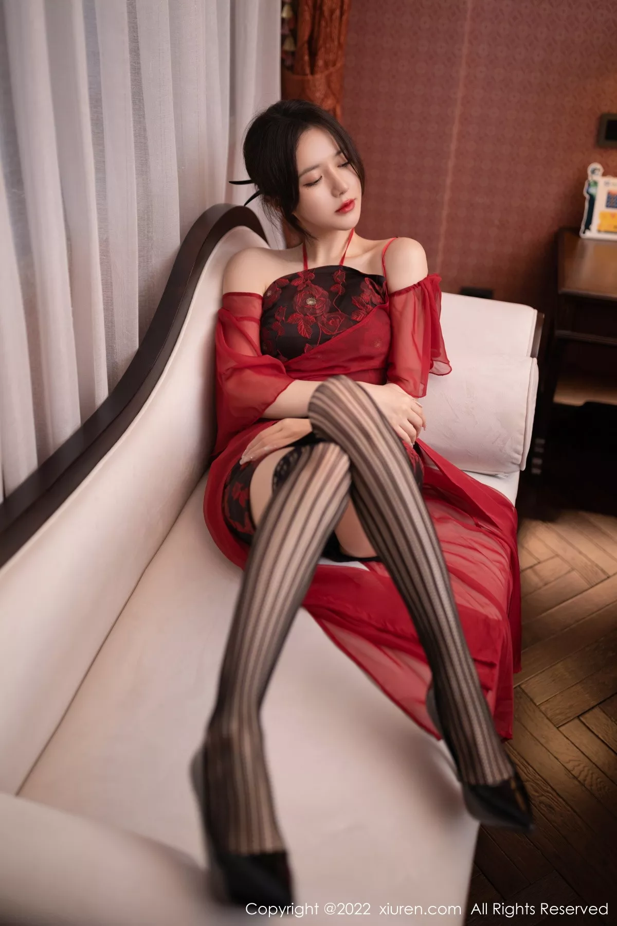 秀人集.com_[XiuRen秀人网]No.5747_模特鱼子酱Fish性感红色薄纱服配黑丝吊袜秀完美身材诱惑写真82P