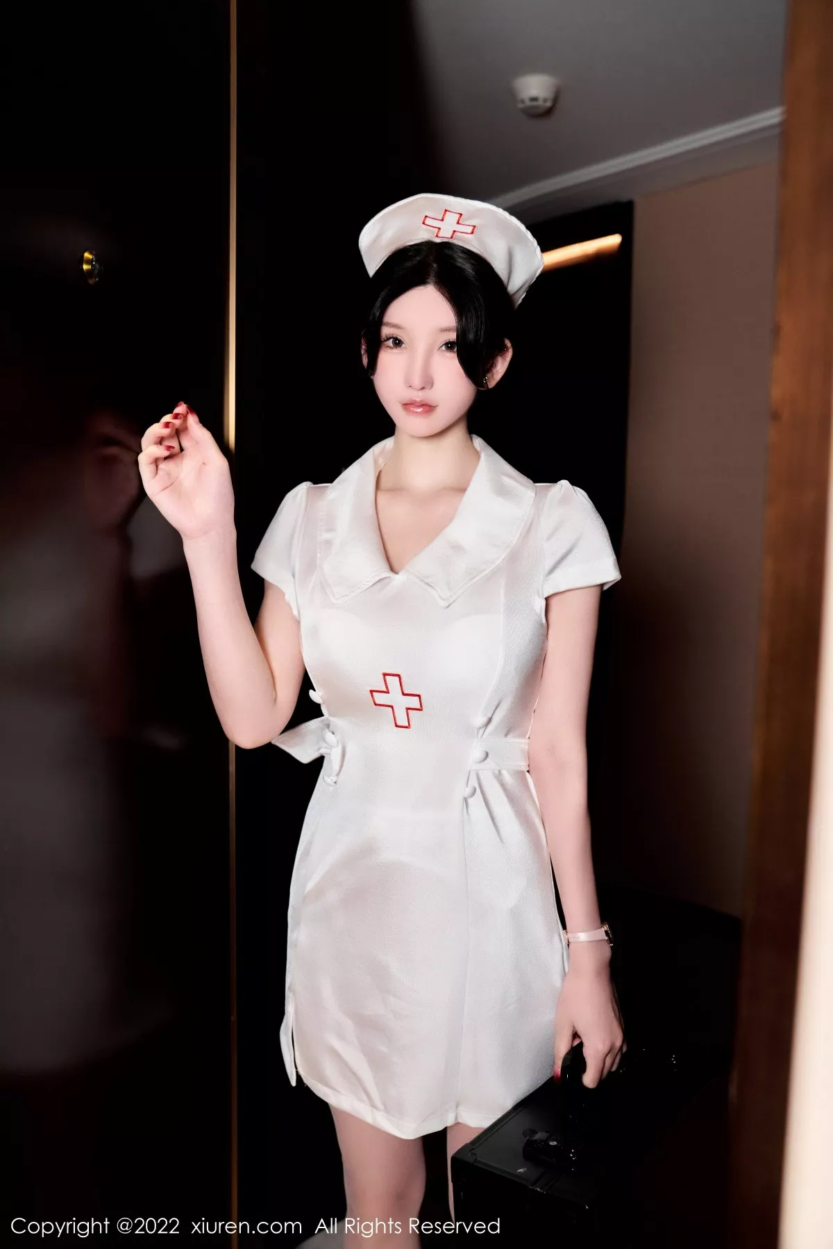 秀人集.com_[XiuRen秀人网]No.5746_女神周于希Sally脱白色护士制服露性感内衣配白丝吊袜诱惑写真80P