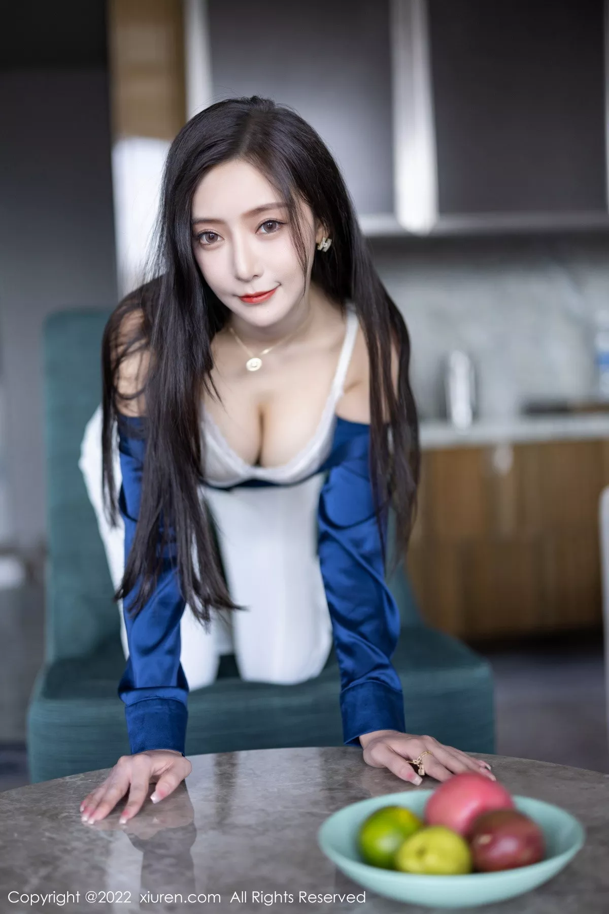 秀人集.com_[XiuRen秀人网]No.5790_女神王馨瑶yanni蓝色上衣配白长裤半脱露性感内衣迷人诱惑写真90P
